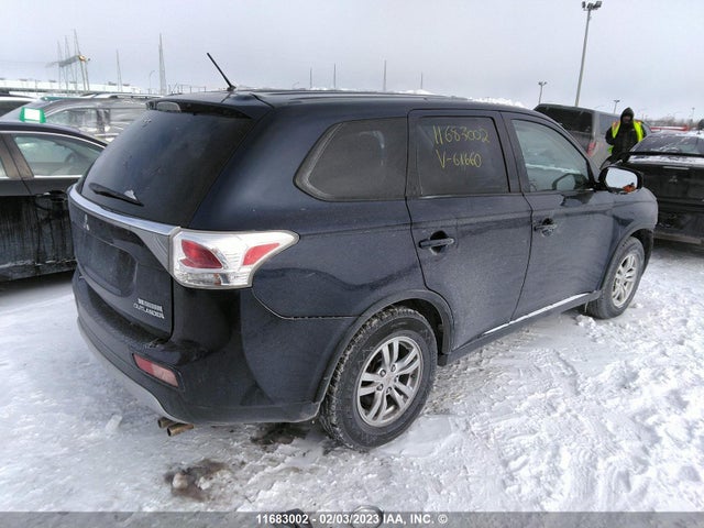 JA4AZ2A33FZ601660 Mitsubishi Outlander Es