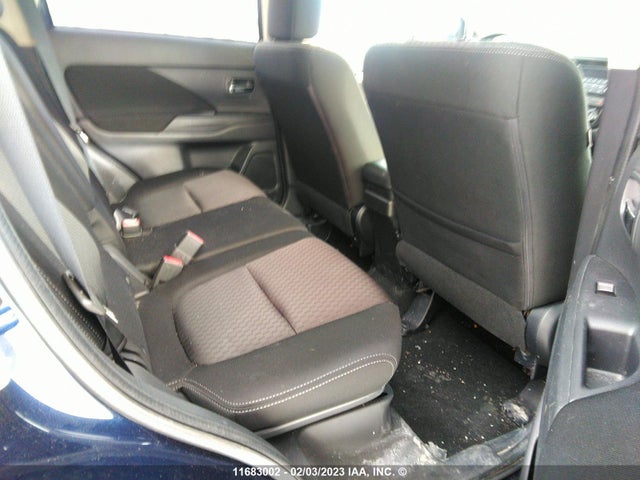 JA4AZ2A33FZ601660 Mitsubishi Outlander Es