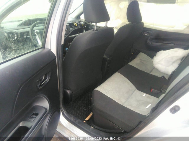 Toyota PRIUS C 2017 JTDKDTB37H1595635 Image 9