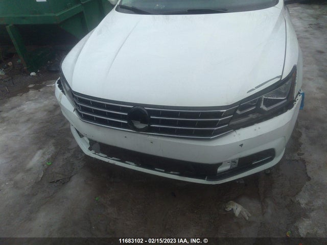 1VWAA7A38JC041301 Volkswagen Passat S/r-line