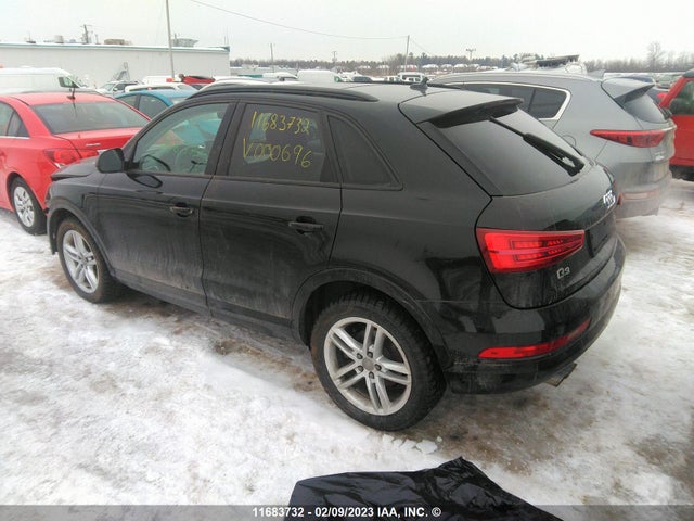 WA1ECCFS8JR000696 Audi Q3 PREMIUM