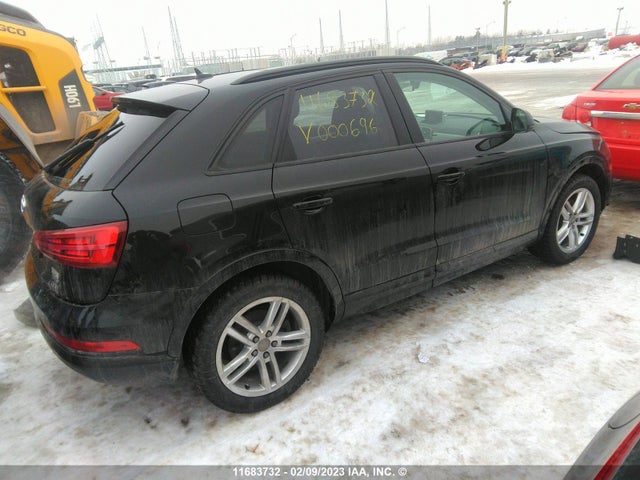WA1ECCFS8JR000696 Audi Q3 PREMIUM