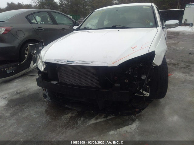 1C3BC2FG0BN596558 Chrysler 200 Limited