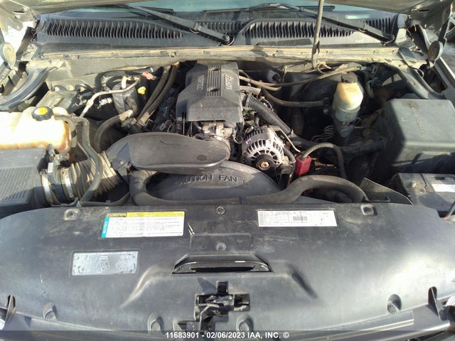 Chevrolet Silverado C1500 2000 1GCEC19T4YZ353803 Image 11