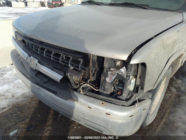 Chevrolet Silverado C1500 2000 1GCEC19T4YZ353803 Image 7