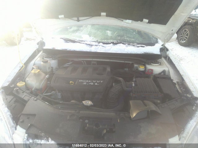 1C3BC4FB2BN519593 Chrysler 200 LX