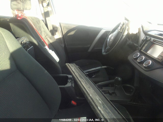Toyota RAV4 LE 2018 2T3BFREV1JW829110 Image 6