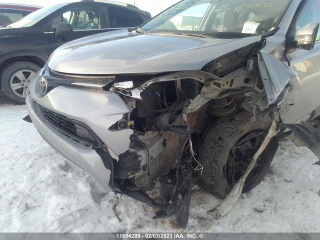 Toyota RAV4 LE 2018 2T3BFREV1JW829110 Image 7