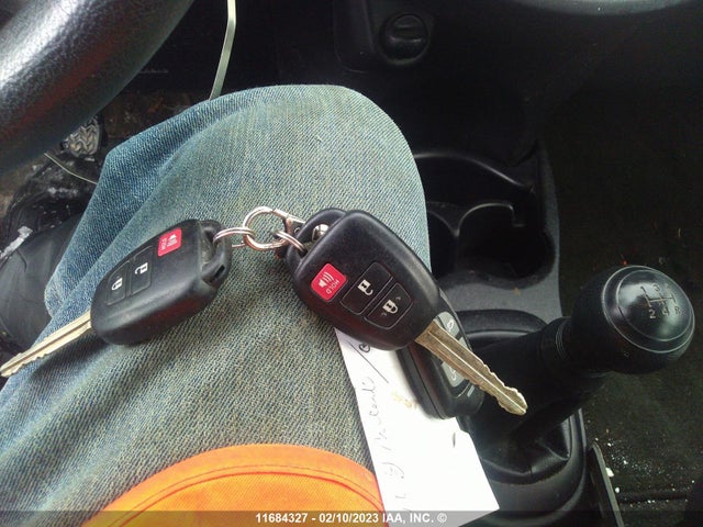 Toyota Yaris 2013 JTDKTUD32DD565957 Image 3