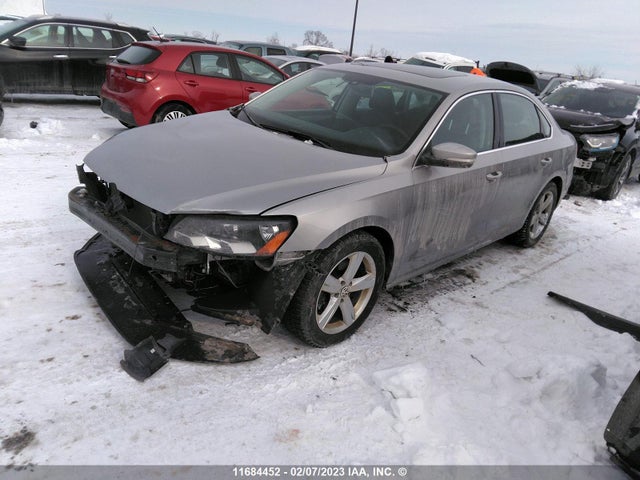 Volkswagen PASSAT SE 2013 1VWBH7A35DC021883 Image 2