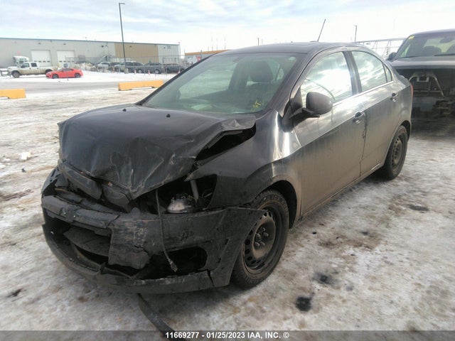 Chevrolet SONIC LT 2015 1G1JC5SH6F4178159 Image 2