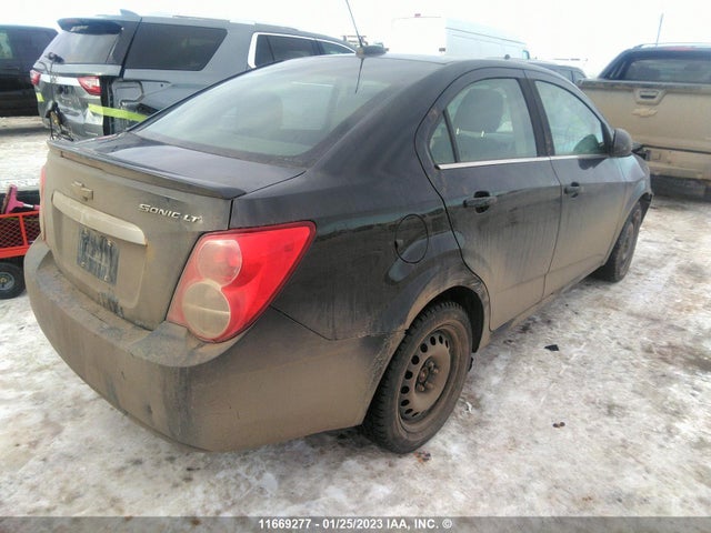 Chevrolet SONIC LT 2015 1G1JC5SH6F4178159 Image 4