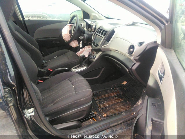 Chevrolet SONIC LT 2015 1G1JC5SH6F4178159 Image 5