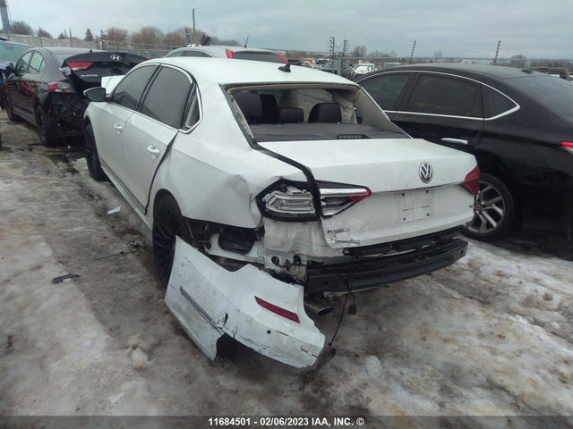 1VWCA7A3XJC020149 Volkswagen Passat Sel Premium