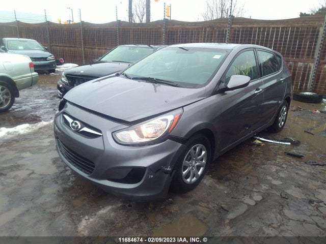 Hyundai Accent Gls/gs 2013 KMHCT5AE7DU126247 Image 2
