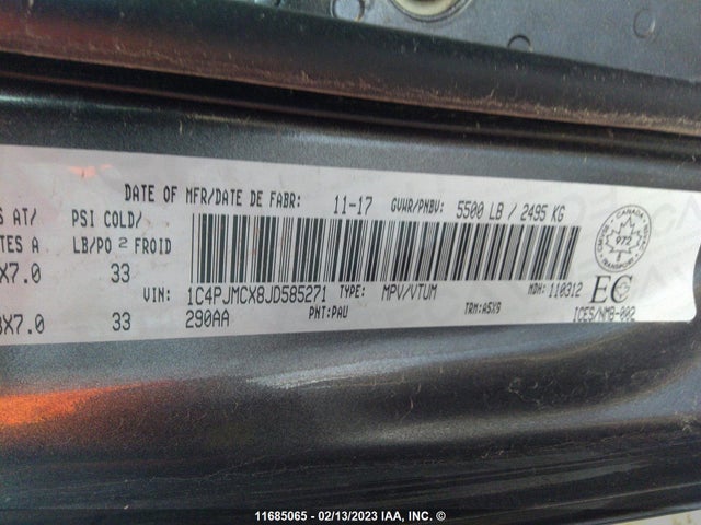 1C4PJMCX8JD585271 Jeep Cherokee Latitude