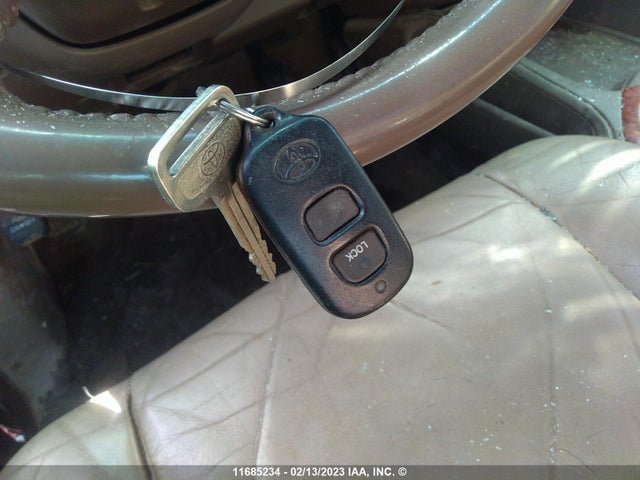 Toyota TUNDRA 2003 5TBBT48123S401015 Image 3