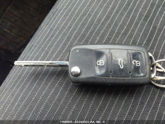 WVGJV3AX3EW588656 Volkswagen Tiguan S/se/sel/r-line