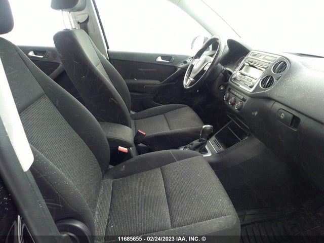 WVGJV3AX3EW588656 Volkswagen Tiguan S/se/sel/r-line
