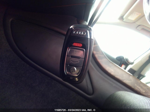 WAUJ4AFD2HN010937 Audi A8 QUATTRO