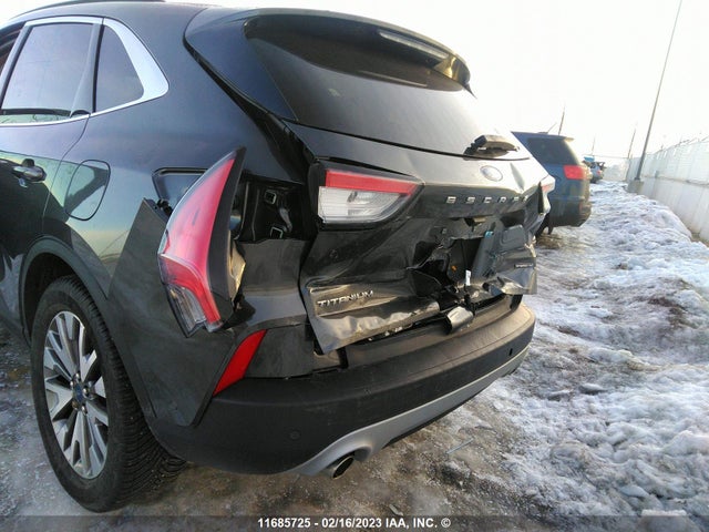 11685725 :رقم المزاد ، 1FMCU9DZ5LUC60014 vin ، 2020 Ford Escape Titanium مزاد بيع