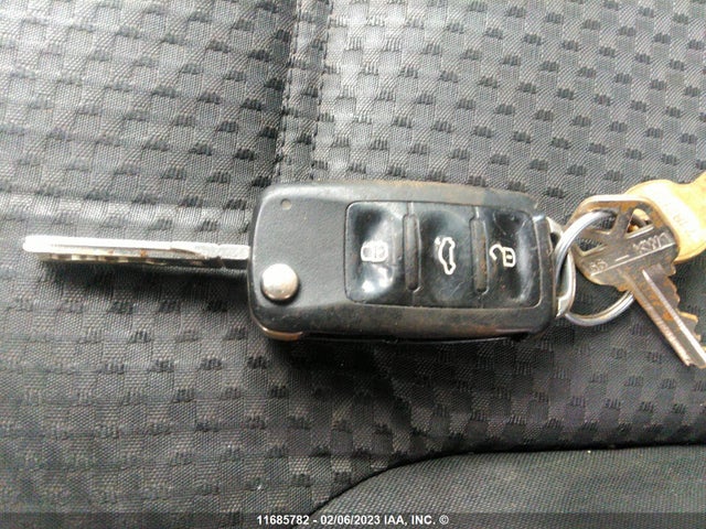 3VW2K7AJ7BM300991 Volkswagen JETTA S