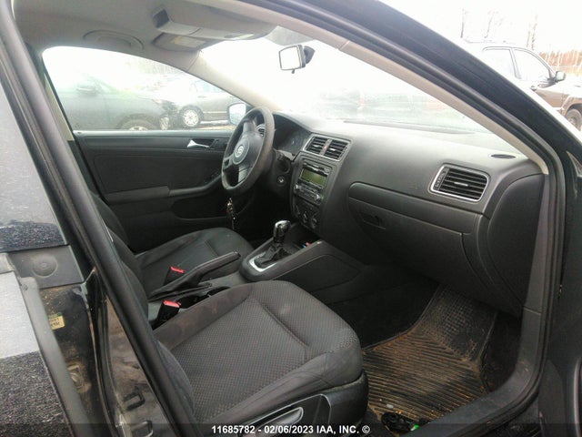 3VW2K7AJ7BM300991 Volkswagen JETTA S