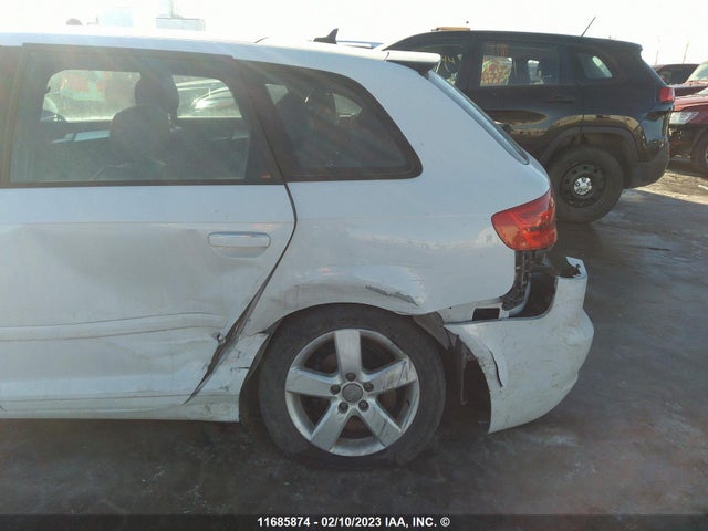 WAUKJCFM6CA062337 Audi A3 Premium Plus
