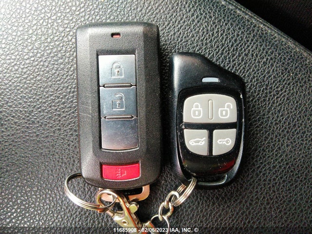 JA4JZ3AX0FZ603696 Mitsubishi Outlander Se
