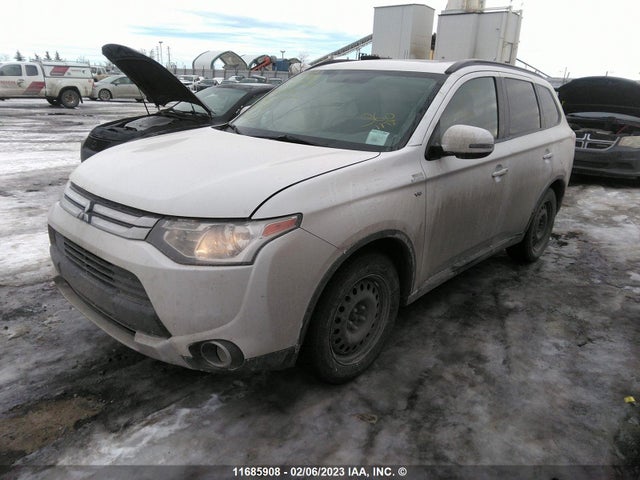 JA4JZ3AX0FZ603696 Mitsubishi Outlander Se