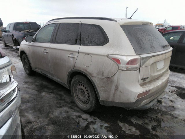 JA4JZ3AX0FZ603696 Mitsubishi Outlander Se