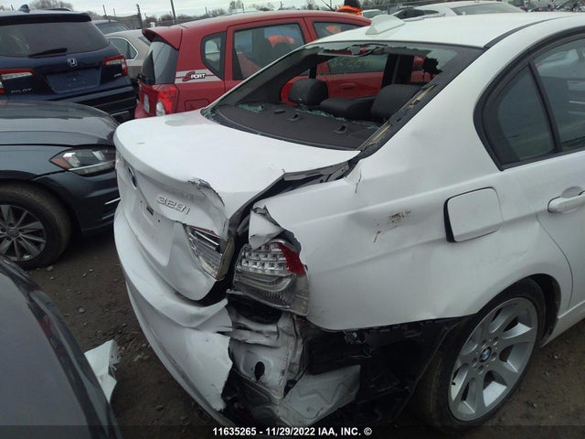 WBAPG73589A641105 BMW 323 I