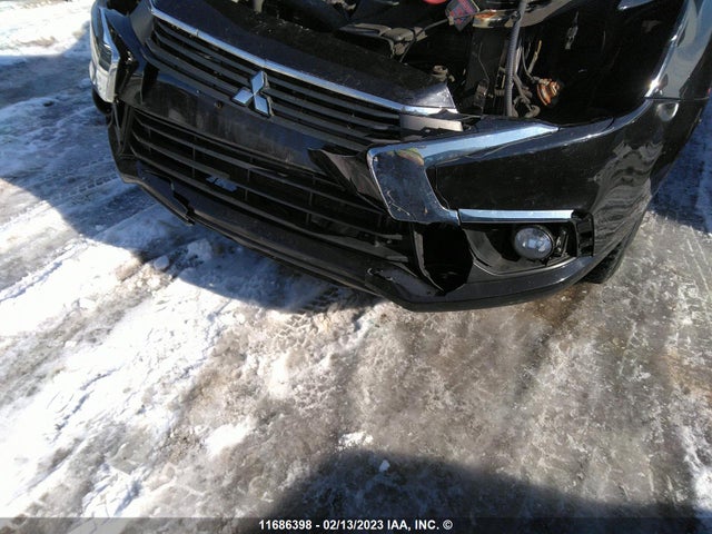 JA4AJ4AW3HZ611377 Mitsubishi RVR SE