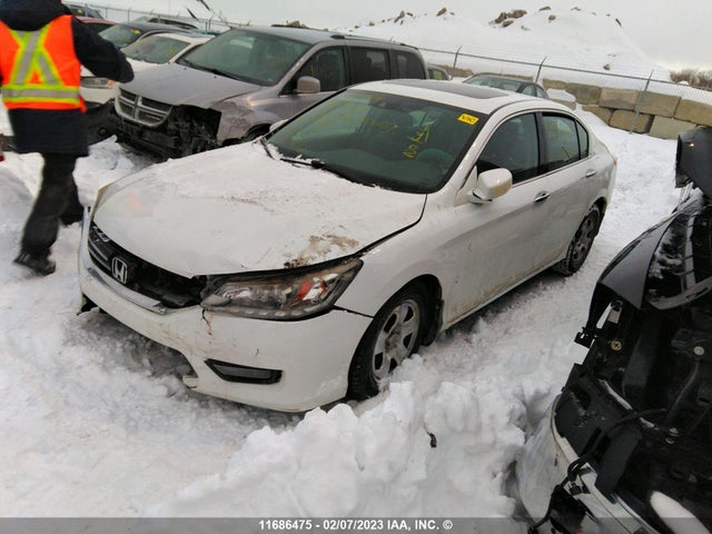 Honda Accord Touring 2015 1HGCR3F91FA801356 Image 2