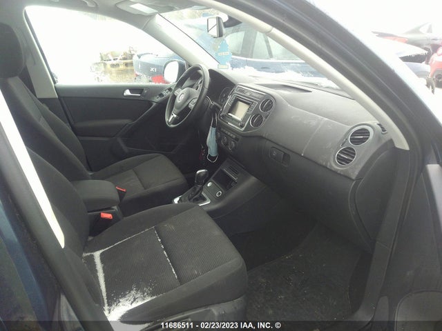 WVGJV7AX0GW599933 Volkswagen TIGUAN