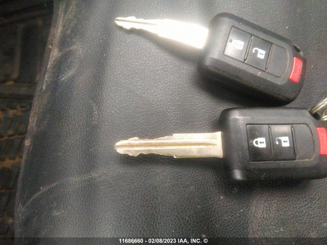 ML32A3HJ8JH010883 Mitsubishi MIRAGE ES
