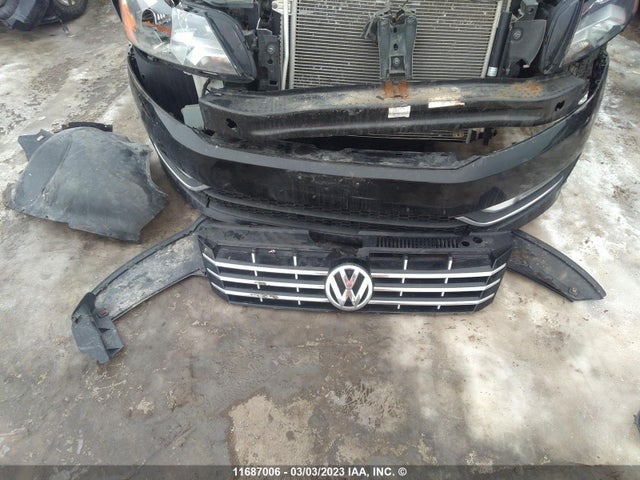 Volkswagen PASSAT SEL 2015 1VWCM7A39FC107538 Image 4