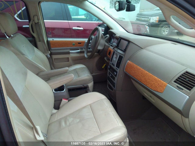2A4RR6DX9AR398060 Chrysler Town & Country Limited