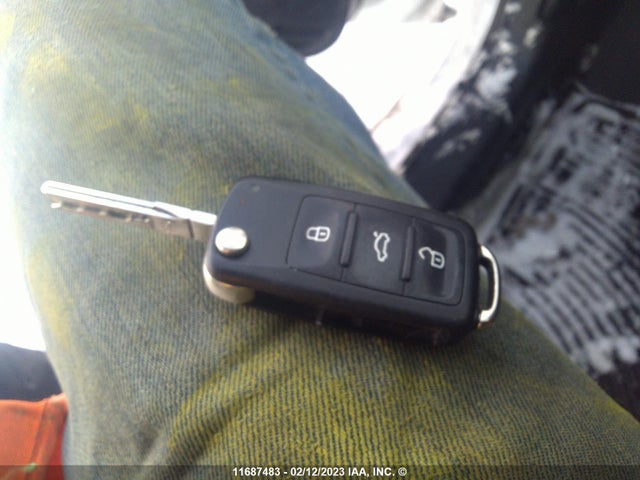 3VW167AJ3GM270511 Volkswagen JETTA S