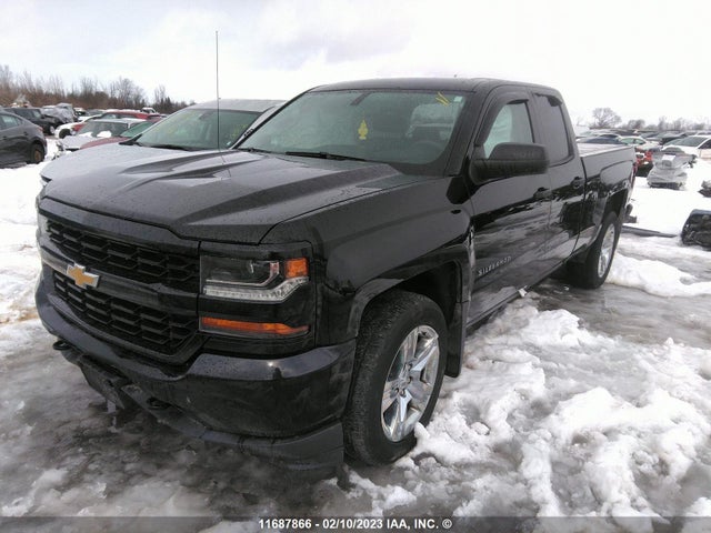 Chevrolet Silverado K1500 Custom 2017 1GCVKPEC3HZ369664 Image 2
