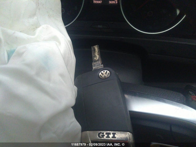 3VWYT7AU1FM025660 Volkswagen GTI