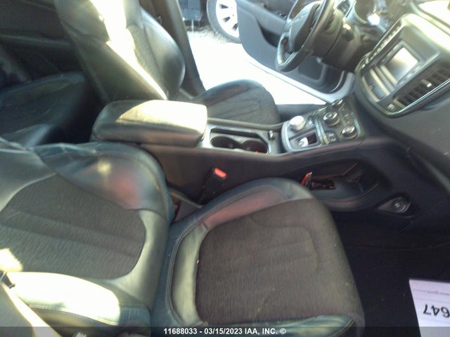 1C3CCCBB5FN708569 Chrysler 200 S