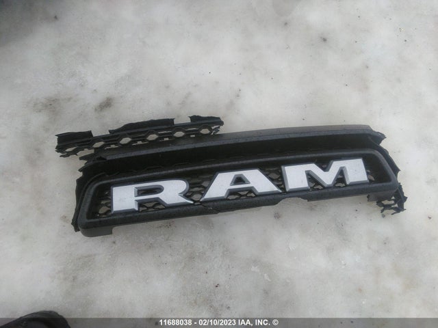1C6RR7LG3KS691988 RAM 1500 Classic Slt