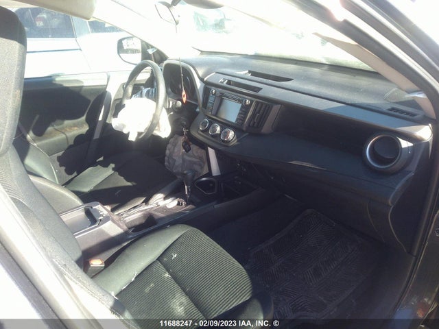 Toyota RAV4 LE 2017 2T3ZFREVXHW37467 Image 6