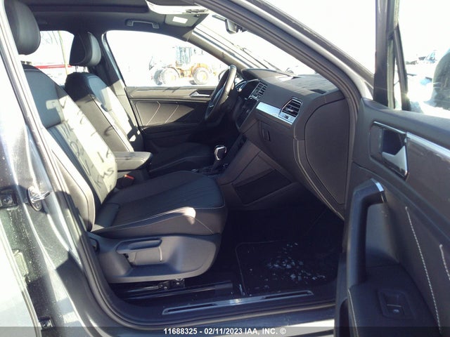 3VV8B7AXXNM166226 Volkswagen Tiguan Se R-line Black