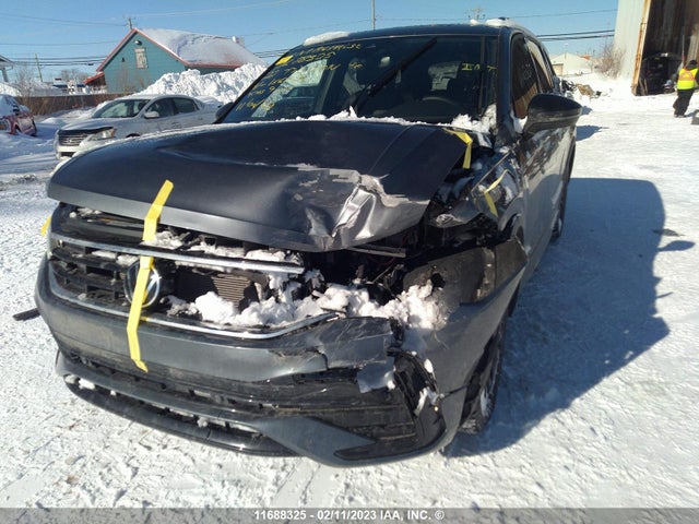3VV8B7AXXNM166226 Volkswagen Tiguan Se R-line Black