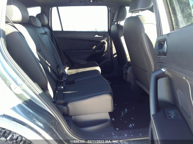 3VV8B7AXXNM166226 Volkswagen Tiguan Se R-line Black