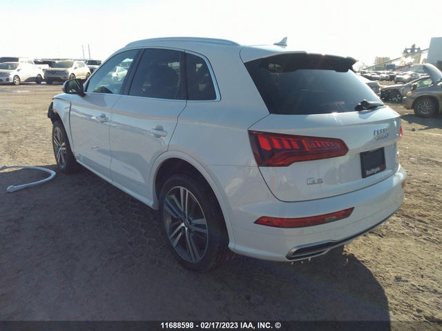 WA1FNAFY8J2222686 Audi Q5 Technik S-line