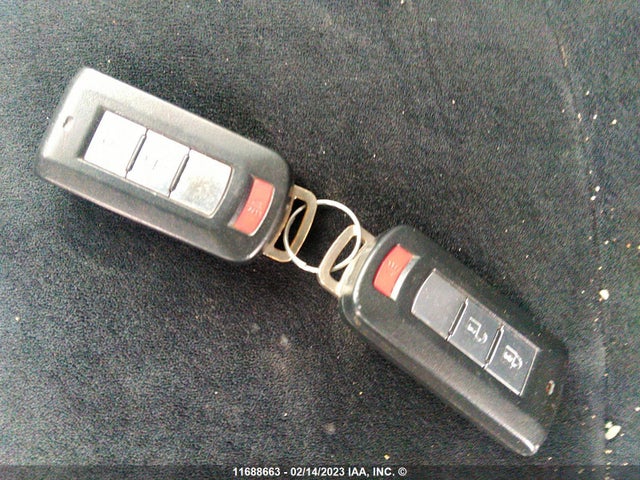 JA4JT3AX8DU600671 Mitsubishi Outlander Se
