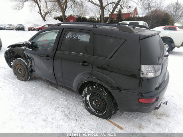 JA4JT3AX8DU600671 Mitsubishi Outlander Se